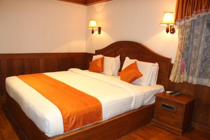 Hotel Doubloon Thiruvananthapuram Екстериор снимка